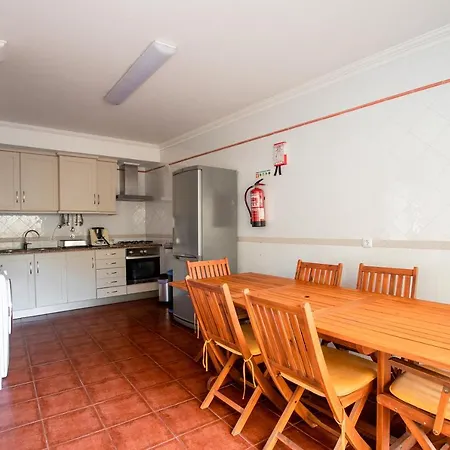 Semesterbostad 6pax Baby Friendly Near Dino Park&beaches São Bartolomeu